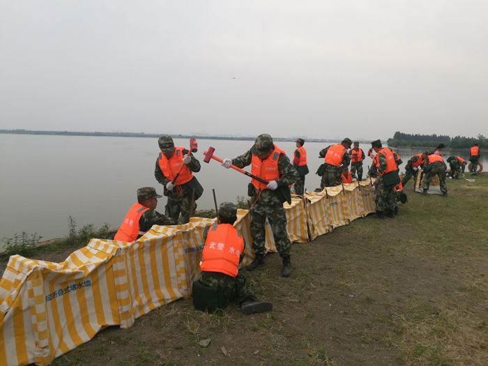 移动折叠堵水墙