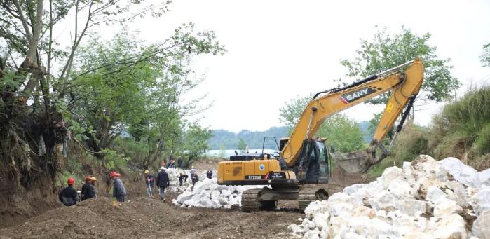 长顺｜下好备汛“先手棋” 打好防汛“主动仗”